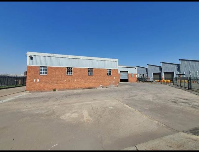 2,565M² WAREHOUSE TO LET IN ISANDO