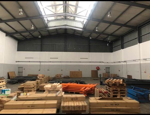 963M² WAREHOUSE RENTED IN STIKLAND