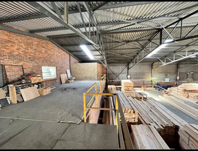 2,500M² WAREHOUSE TO LET IN SPARTAN