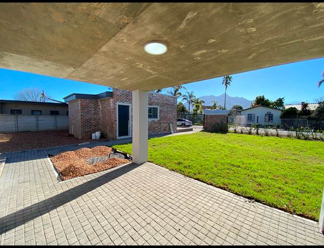 4 BEDROOM HOUSE TO LET IN GEORGE SOUTH