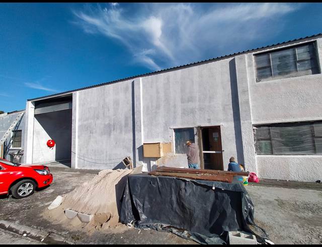 450M² WAREHOUSE TO LET IN TRIANGLE FARM