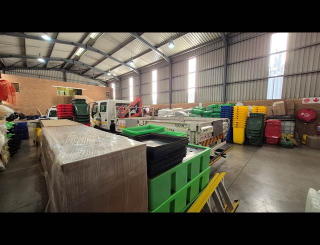 435M² WAREHOUSE TO LET IN ANDERBOLT