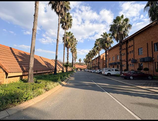 145M² OFFICE TO LET IN FOURWAYS