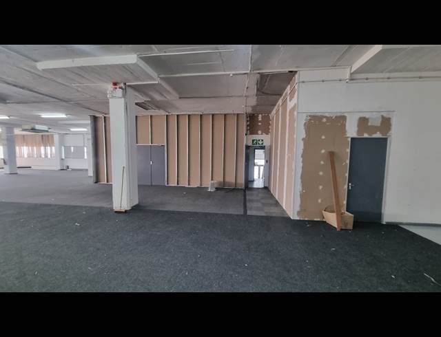 850M² WAREHOUSE TO LET IN SALT RIVER
