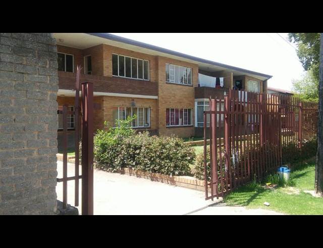 1 bed property to rent in FLORIDA