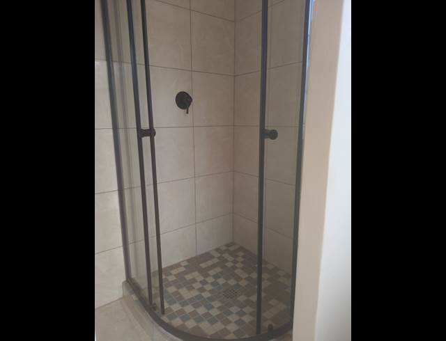 1 bed property to rent in FLORIDA