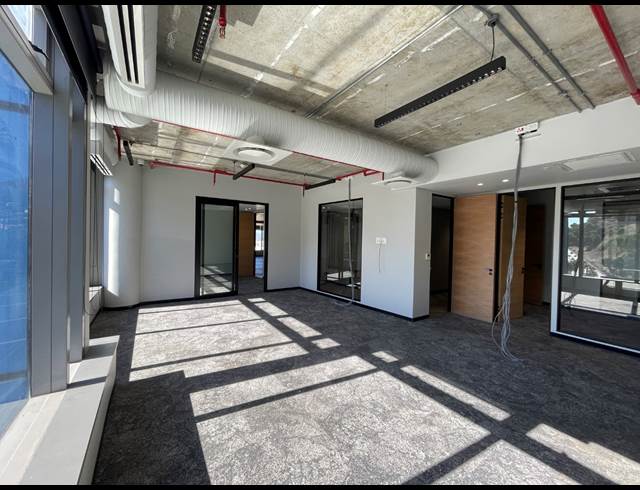 466M² OFFICE TO LET IN DE WATERKANT
