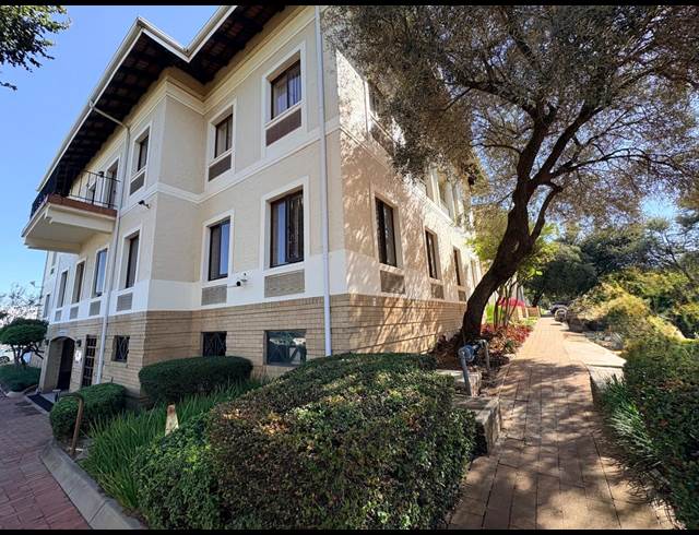 1,525M² OFFICE TO LET IN VORNA VALLEY