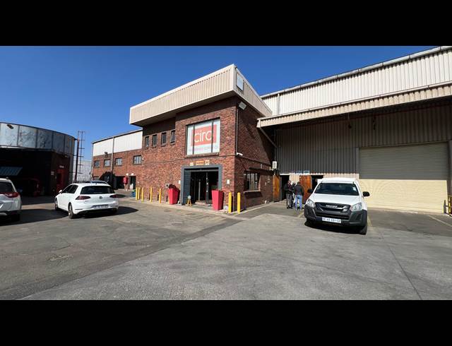 8,494M² WAREHOUSE TO LET IN ISANDO