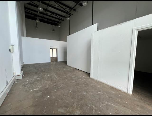 132M² OFFICE TO LET IN HIGHVELD
