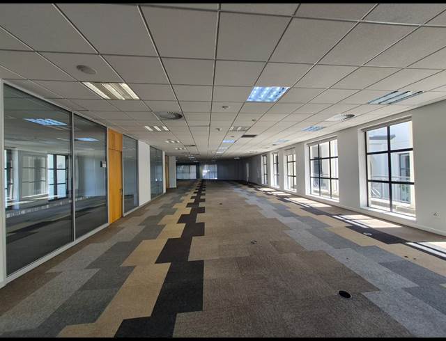 821M² OFFICE TO LET IN ILLOVO