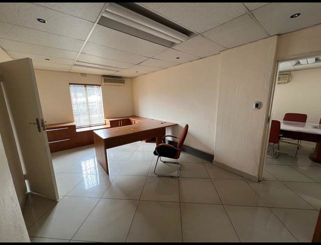 1,003M² WAREHOUSE TO LET IN STRIJDOMPARK