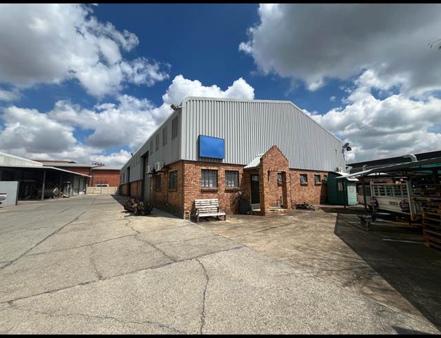 820M² WAREHOUSE TO LET IN HENNOPSPARK