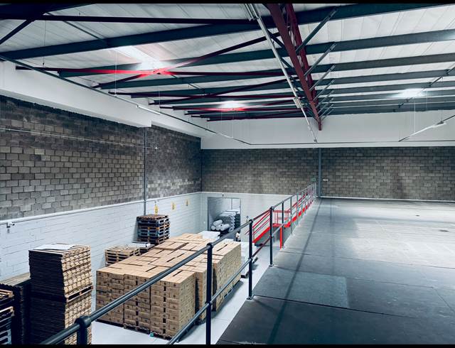 859M² WAREHOUSE TO LET IN CORNUBIA
