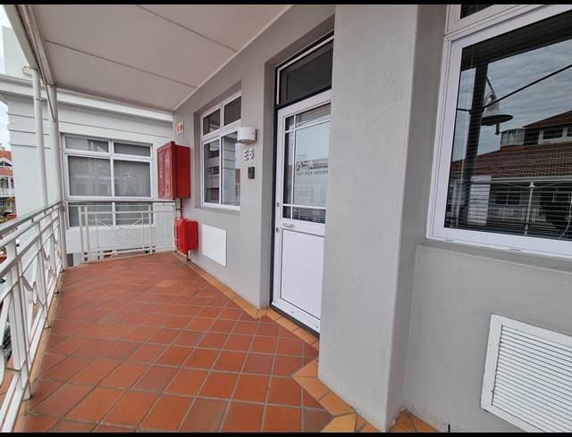 131M² OFFICE TO LET IN CENTURY CITY