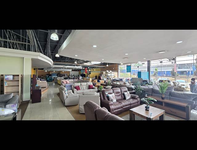 1,200M² SHOWROOM TO LET IN STRUBENSVALLEI