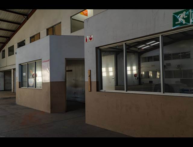 600M² WAREHOUSE TO LET IN CITY WEST