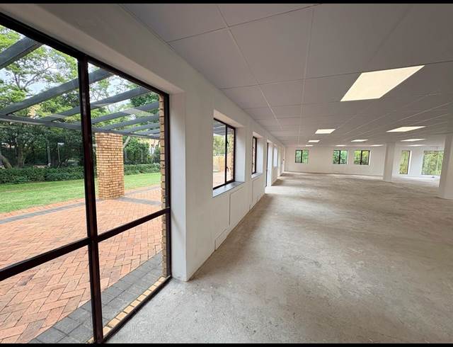 402M² OFFICE TO LET IN VORNA VALLEY