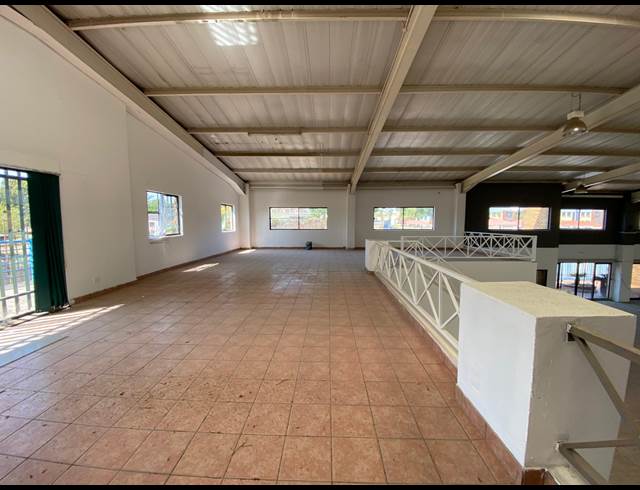 1,400M² WAREHOUSE TO LET IN PRINCESS AH