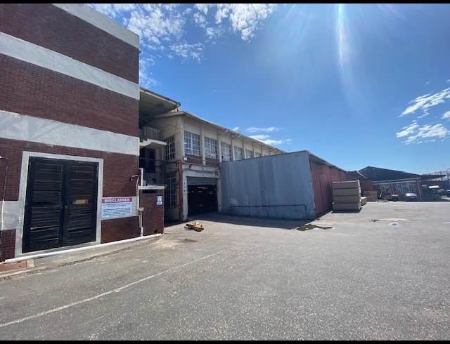 2,550M² WAREHOUSE TO LET IN MOBENI