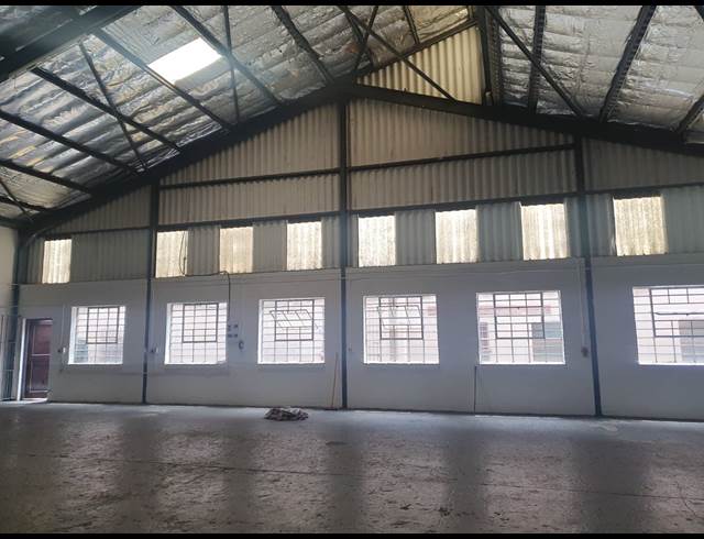 341M² FACTORY RENTED IN TRIANGLE FARM