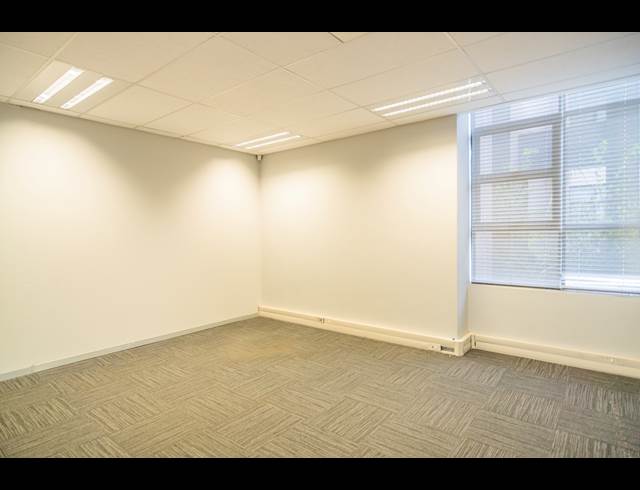 600M² OFFICE TO LET IN PARKHAVEN