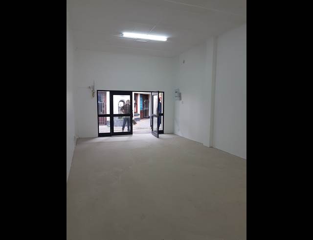 Retail property to rent in WORCESTER CENTRAL