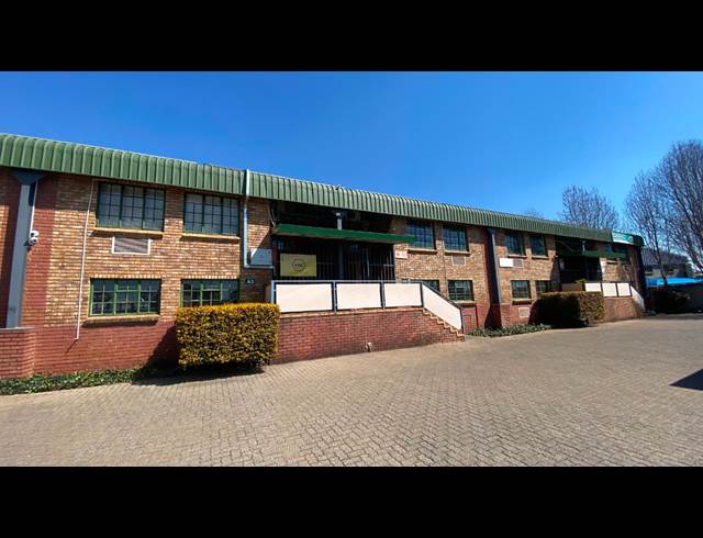 177M² WAREHOUSE TO LET IN HENNOPSPARK INDUSTRIAL