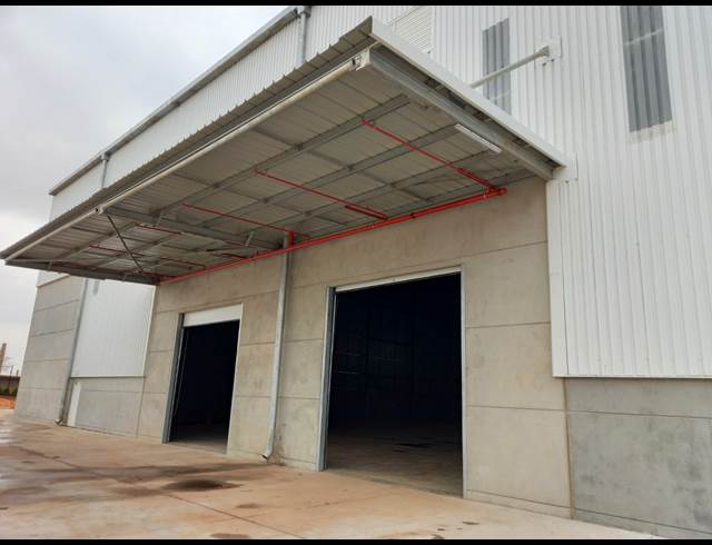 4,210M² WAREHOUSE TO LET IN POMONA