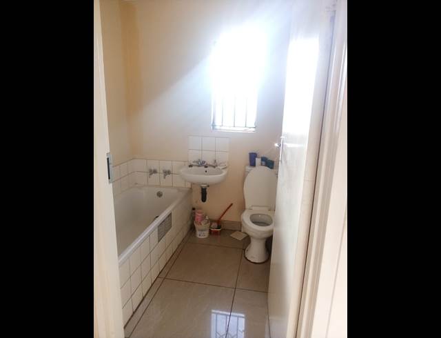 2 bed property to rent in PROTEA GLEN