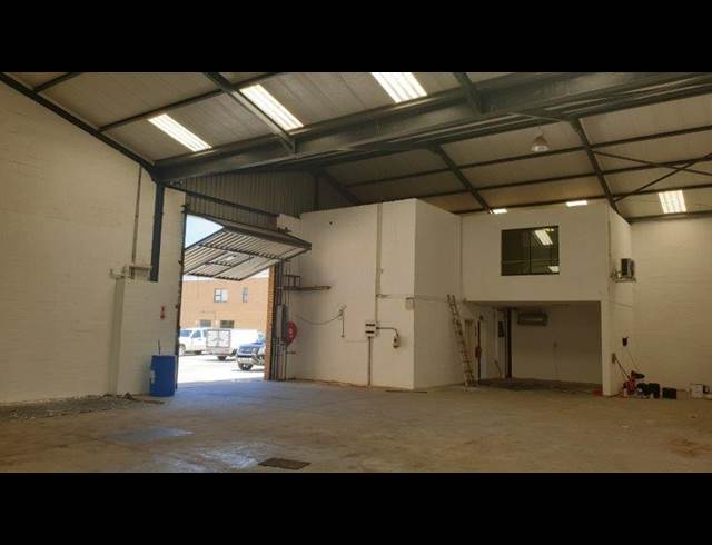 380M² WAREHOUSE TO LET IN KILLARNEY GARDENS