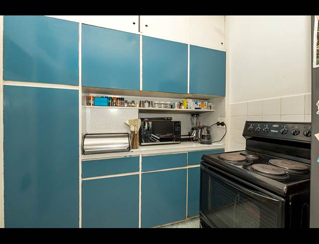 2.5 BEDROOM APARTMENT TO LET IN GREEN POINT
