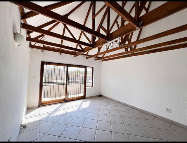 2 BEDROOM PROPERTY TO RENT IN SUNNINGHILL