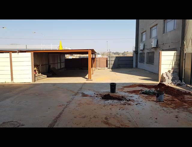 500M² FACTORY TO LET IN ANDERBOLT