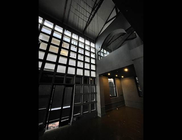 195M² BUILDING TO LET IN GARDENS
