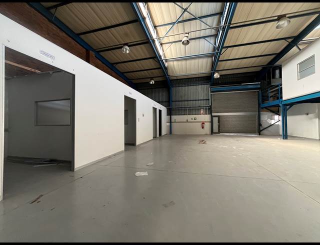 509M² WAREHOUSE TO LET IN SEBENZA