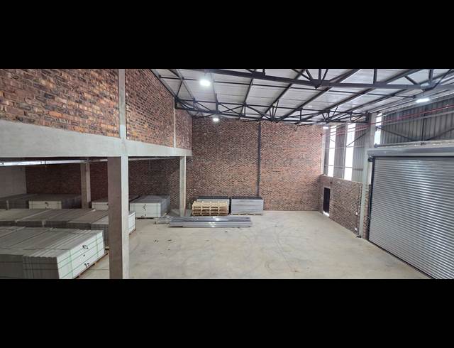 527M² WAREHOUSE TO LET IN LANSERIA