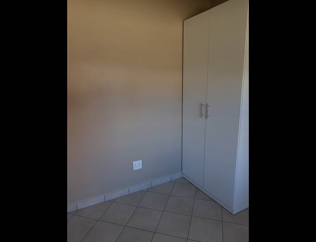 2 bed property to rent in RHODESFIELD