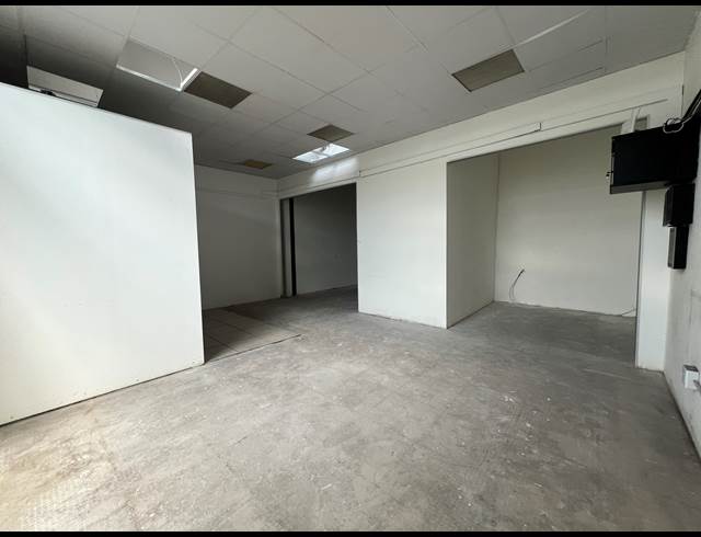 131M² OFFICE TO LET IN HIGHVELD