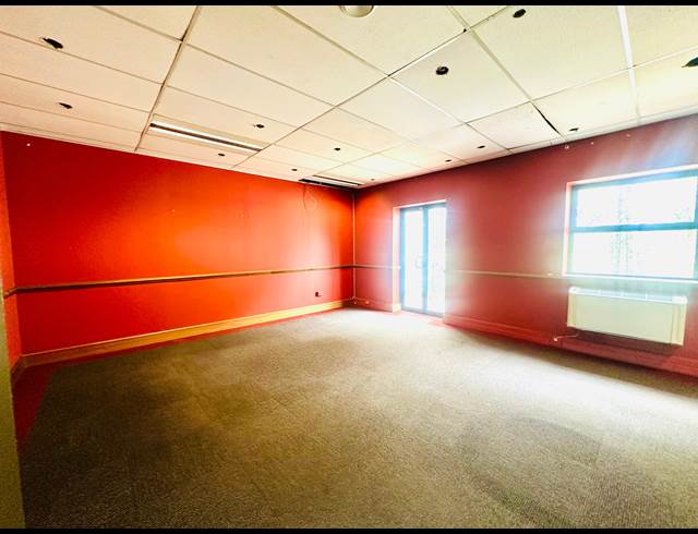 406.63M² OFFICE TO LET IN WOODMEAD
