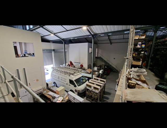 604M² WAREHOUSE TO LET IN FISANTEKRAAL INDUSTRIAL