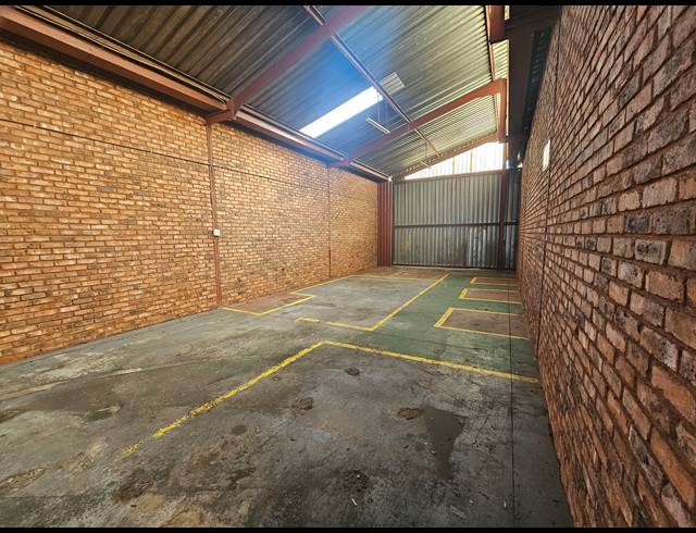 150M² FACTORY TO LET IN ANDERBOLT