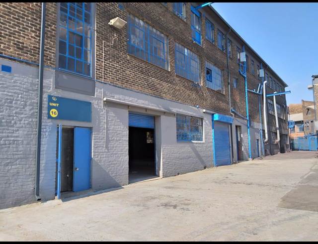 430M² WAREHOUSE TO LET IN INDUSTRIA WEST
