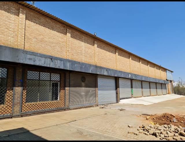 2,400M² WAREHOUSE RENTED IN ROODEKOP