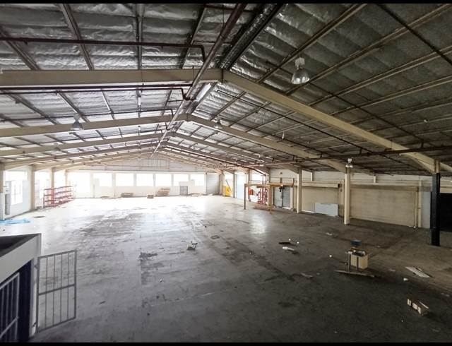 1,630M² WAREHOUSE TO LET IN WESTMEAD