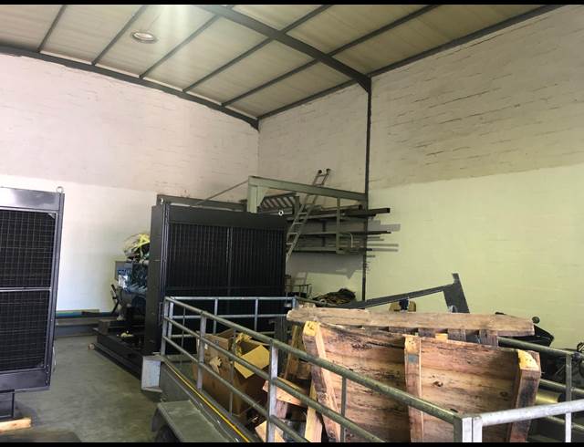 290M² WAREHOUSE TO LET IN STIKLAND