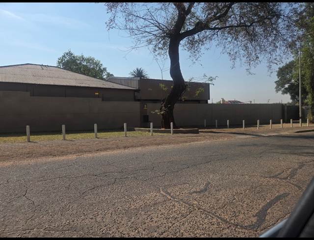 600M² WAREHOUSE TO LET IN PRIMROSE