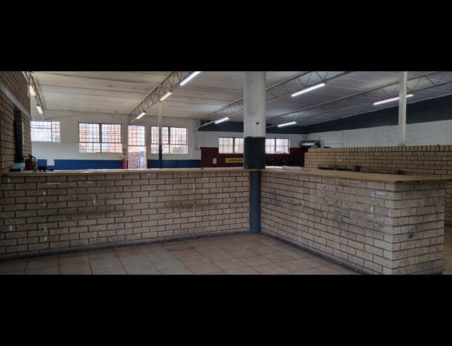 388M² WORKSHOP TO LET IN SONHEUWEL