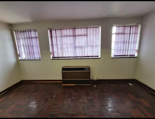 260M² OFFICE TO LET IN ALBERTON NORTH