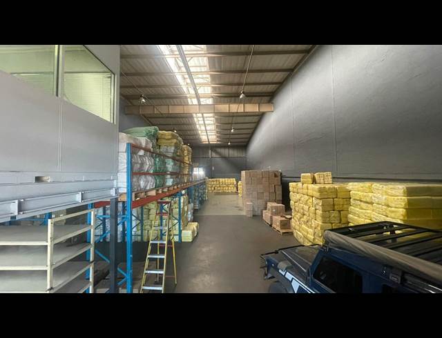 780M² WAREHOUSE TO LET IN EAST LYNNE